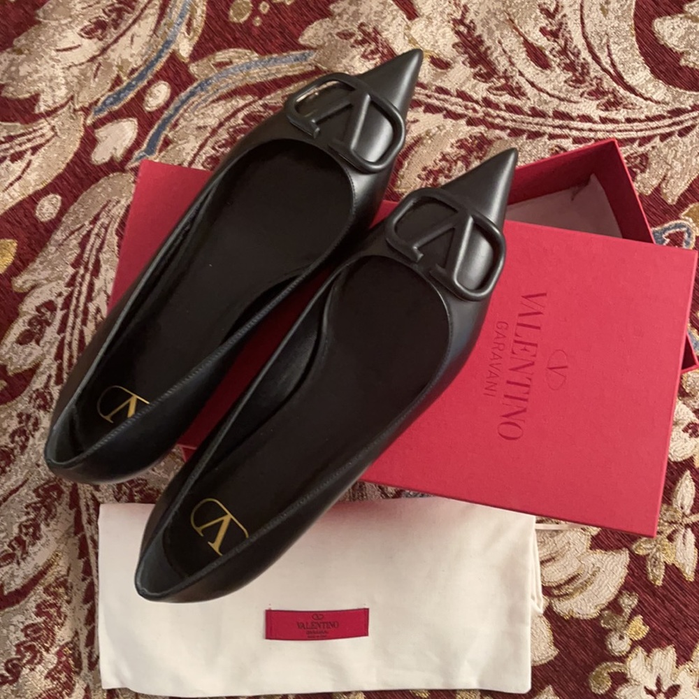 New!! Valentino Garavani VLOGO Ballet Flats Black Leather with Logo Size 10